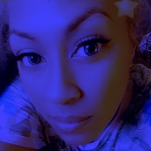 Meet your Posher, Veronica - Picture 3 of 3